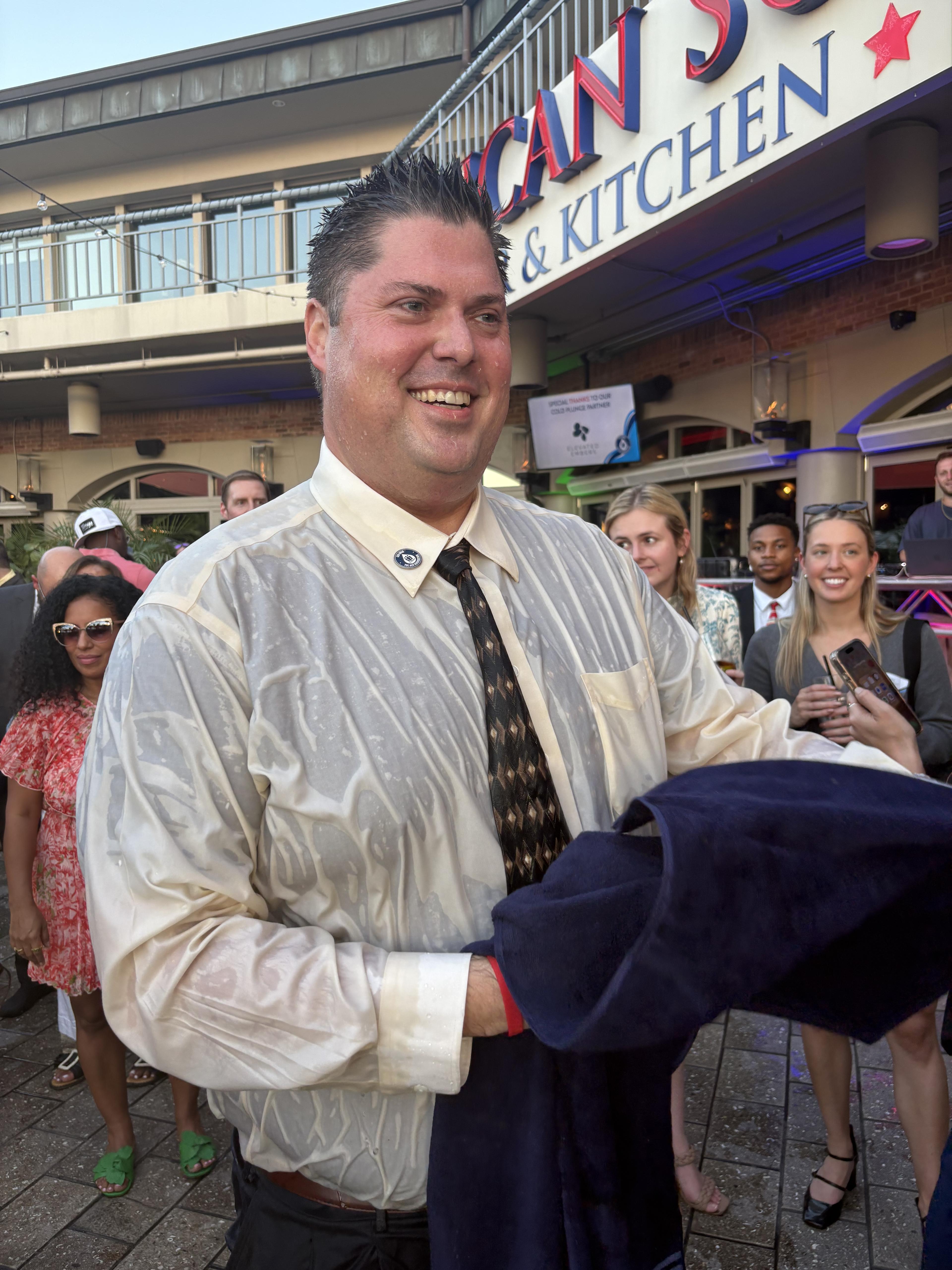 CEO Soak marquee letters at an ALS Association fundraiser